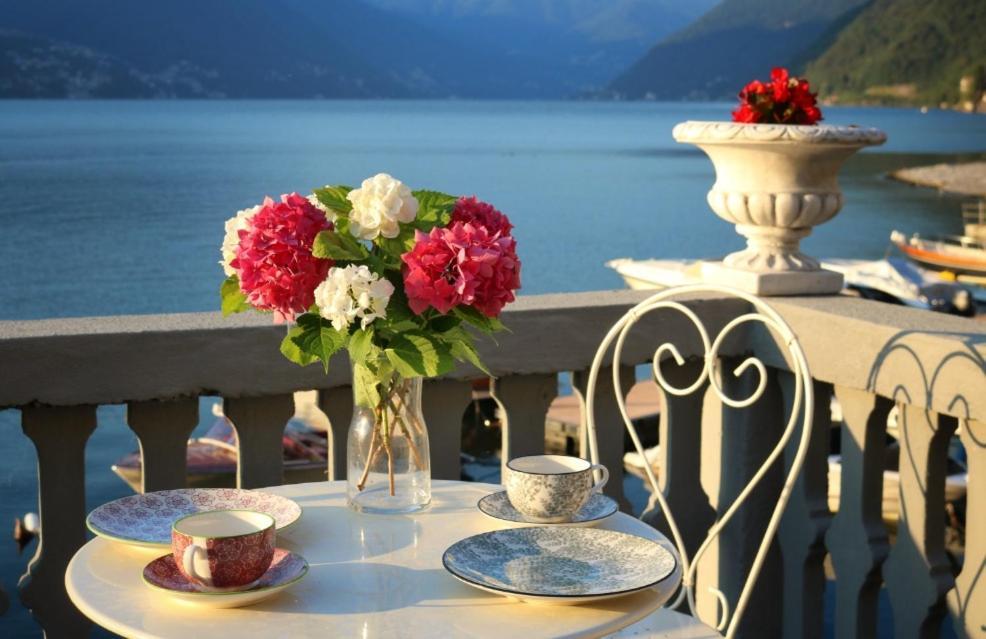 Ortensie & Oleandri Al Lago - By Myhomeincomo Argegno Exteriör bild